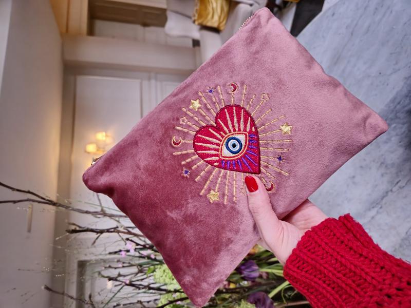 rouge-amour-signature-pouch for EDOARIA